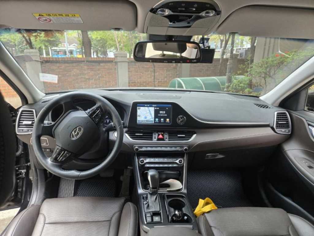 HYUNDAI Grandeur - Vista 11