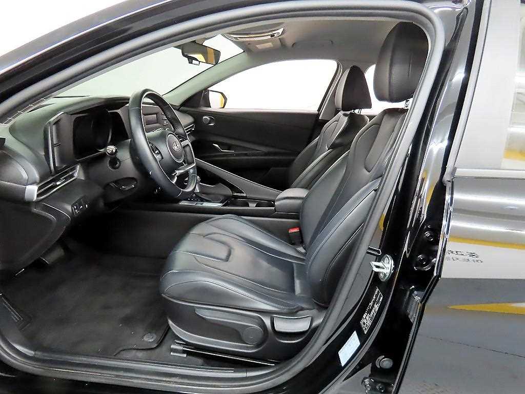 HYUNDAI Avante - Vista 5