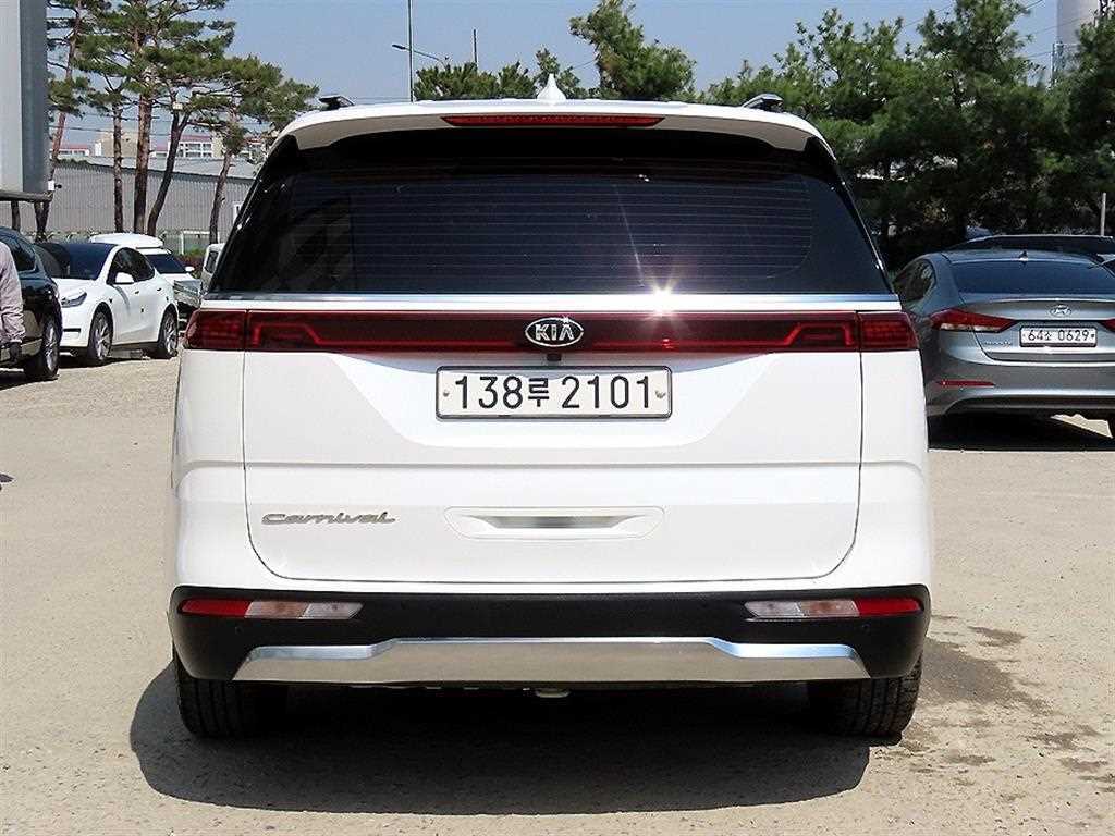 KIA Carnival - Vista 4