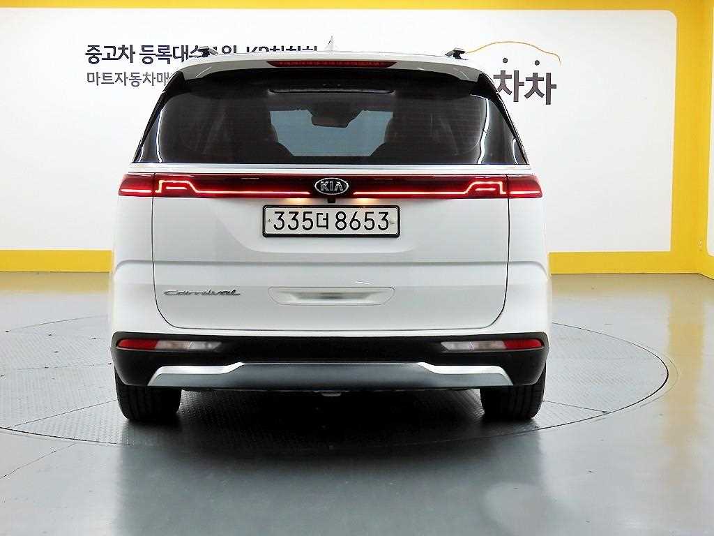 KIA Carnival - Vista 3