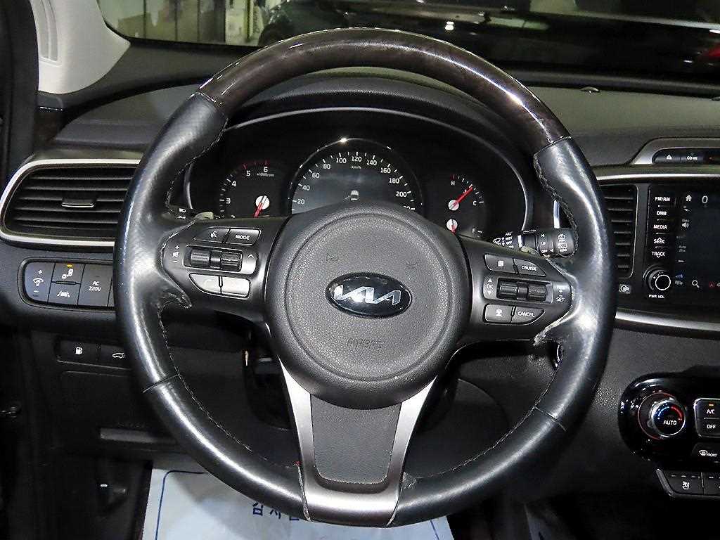 KIA Sorento - Vista 8