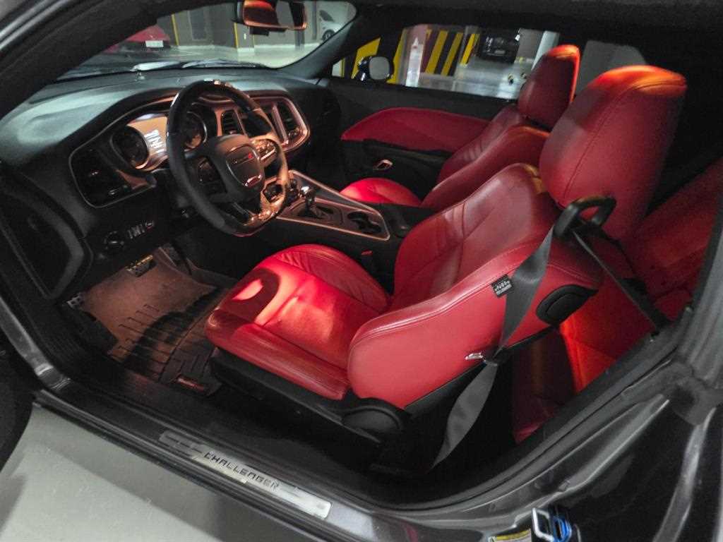 DODGE Challenger - Vista 7