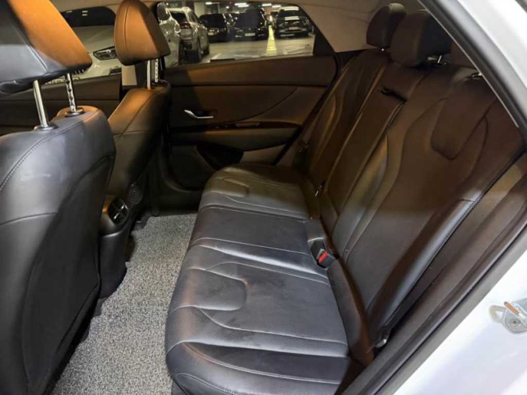 HYUNDAI Avante - Vista 7