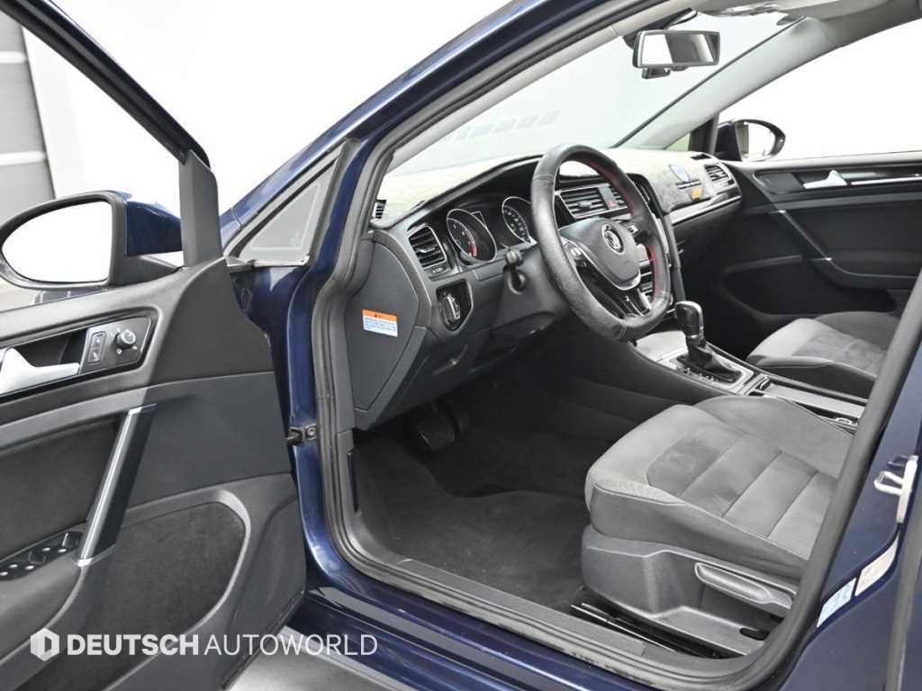 Volkswagen Golf - Vista 11