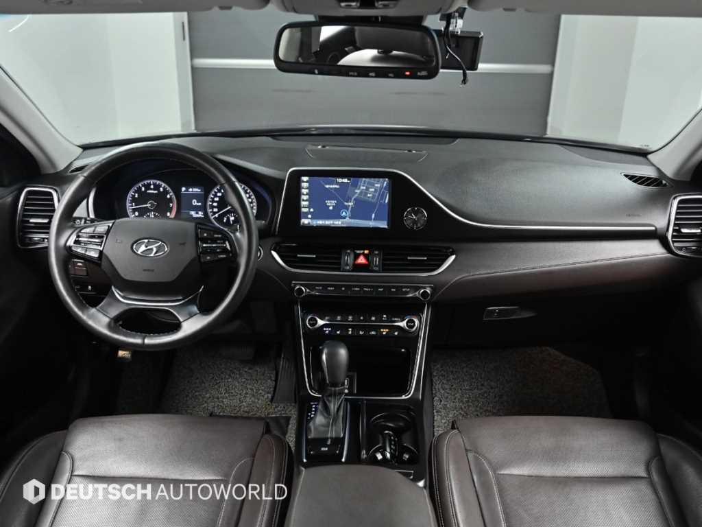HYUNDAI Grandeur - Vista 7
