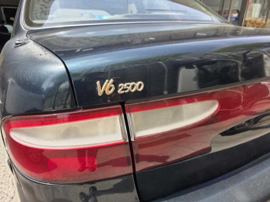 HYUNDAI Marcia - Vista 3