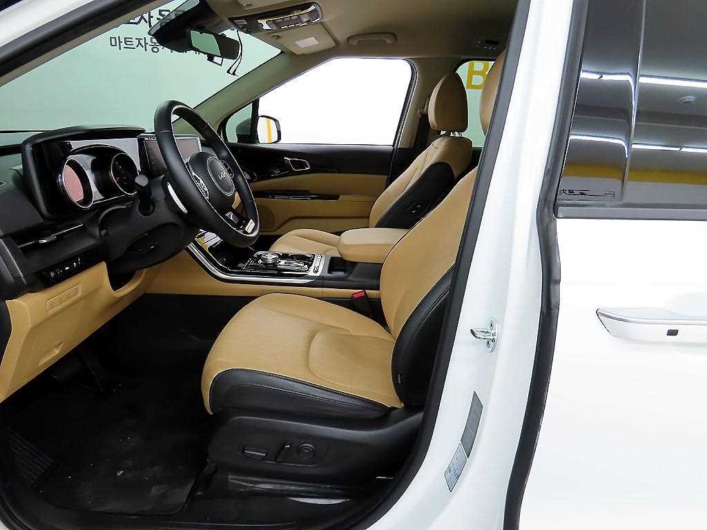 KIA Carnival - Vista 5