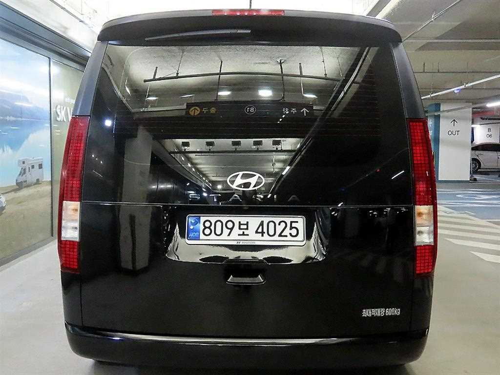 HYUNDAI Staria - Vista 5