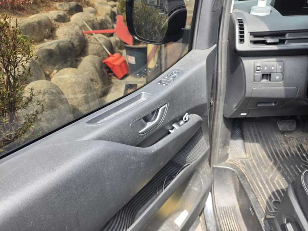 HYUNDAI Staria - Vista 5