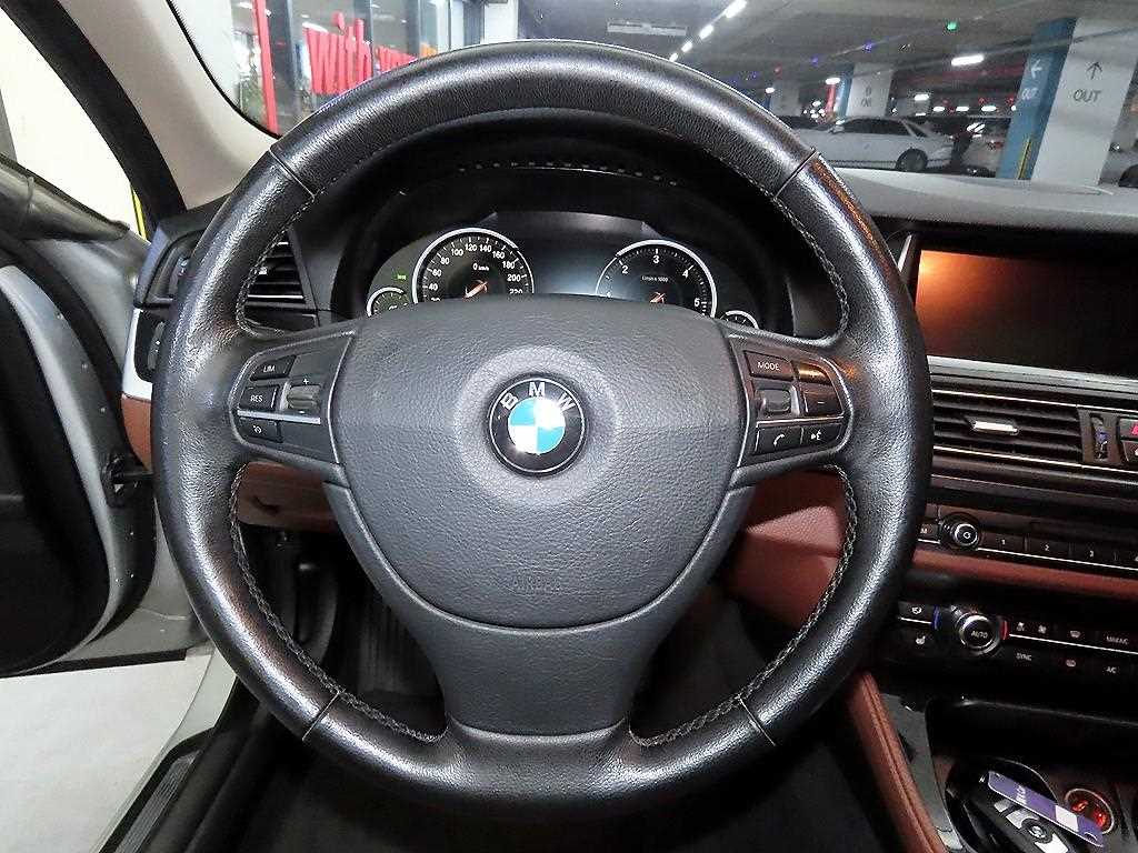 BMW 5 Series - Vista 8