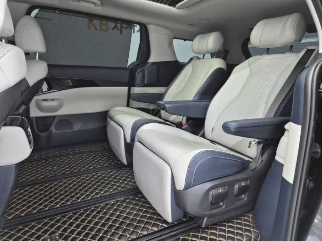 KIA Carnival - Vista 8