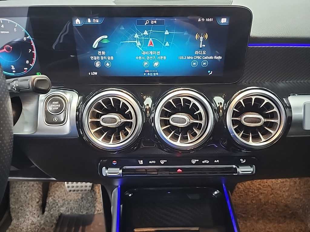 Mercedes Benz GLB Class - Vista 10