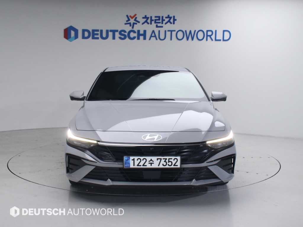 HYUNDAI Avante - Vista 3