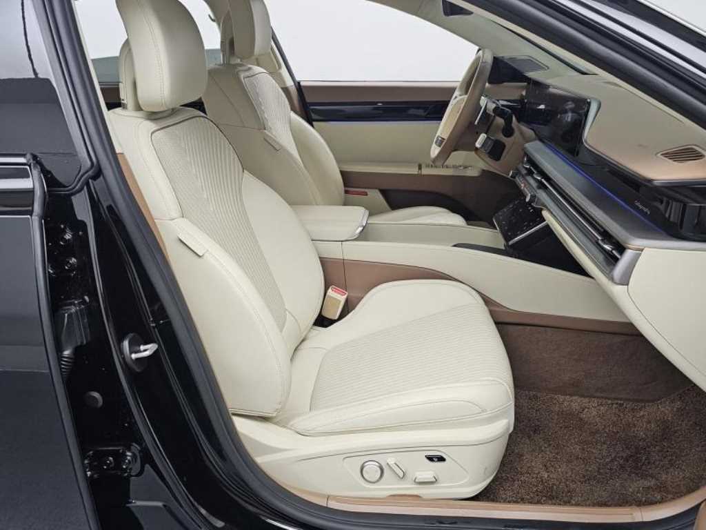 HYUNDAI Grandeur - Vista 9