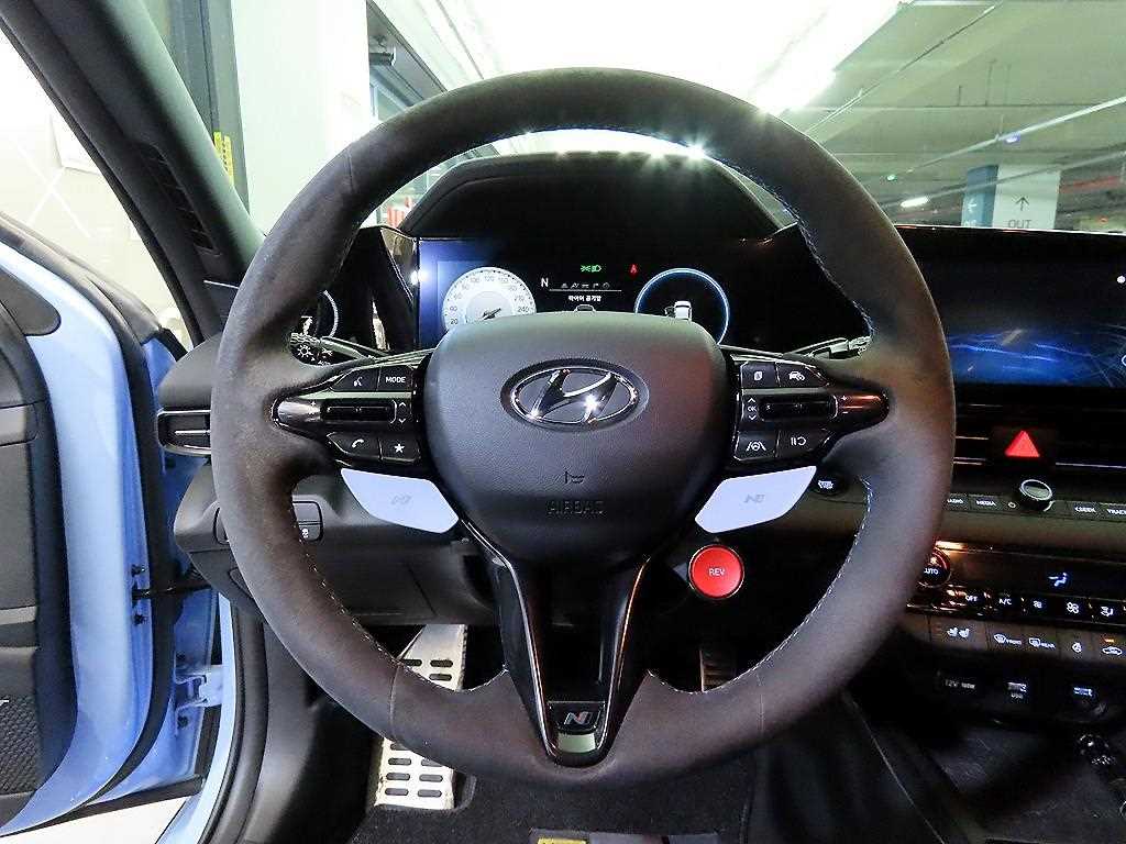 HYUNDAI Avante - Vista 8