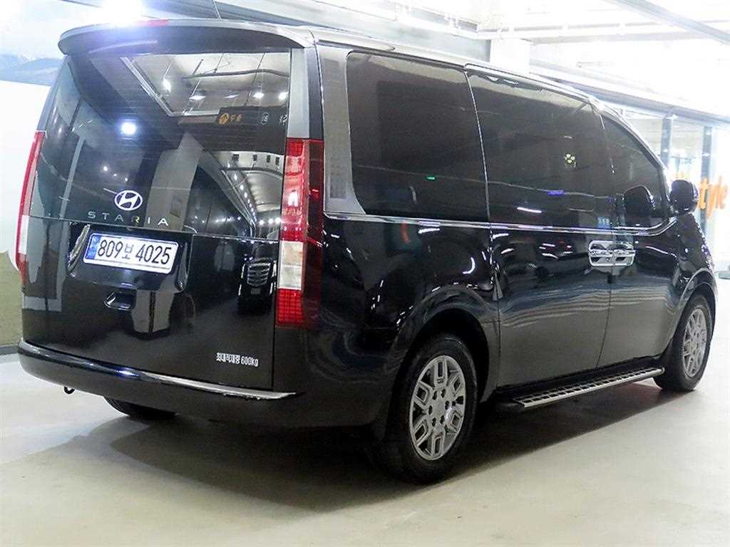 HYUNDAI Staria - Vista 4