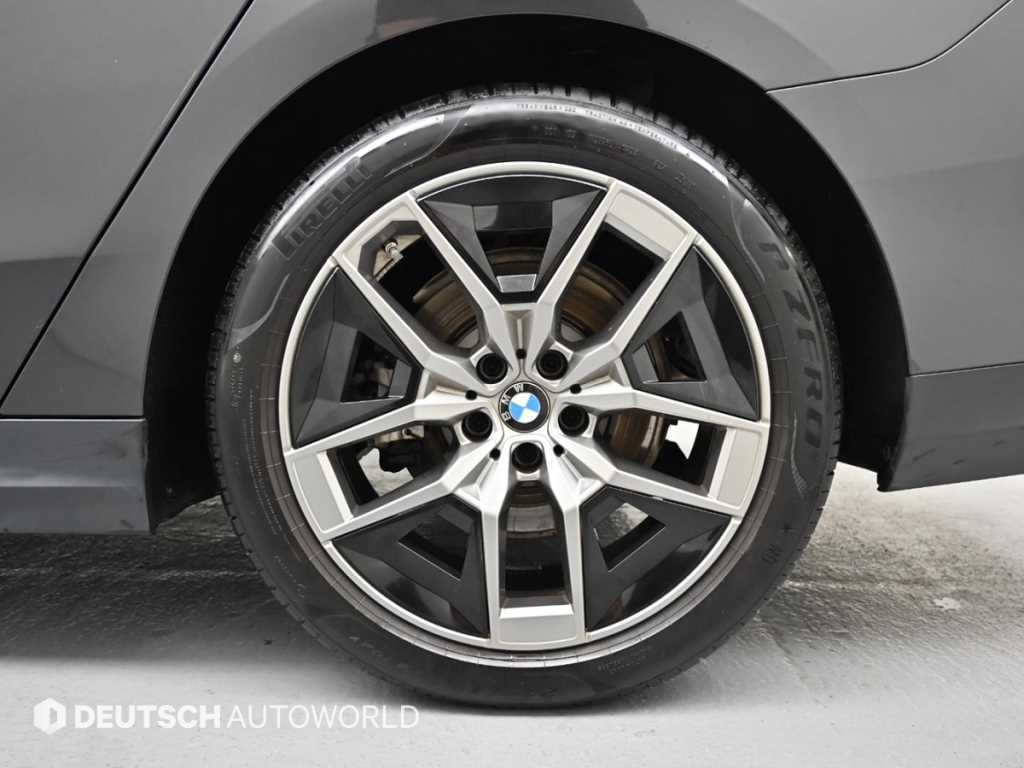 BMW 5 Series - Vista 5