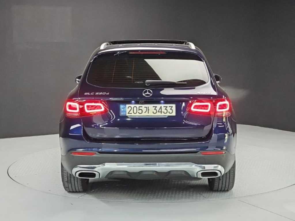 Mercedes Benz GLC Class - Vista 4
