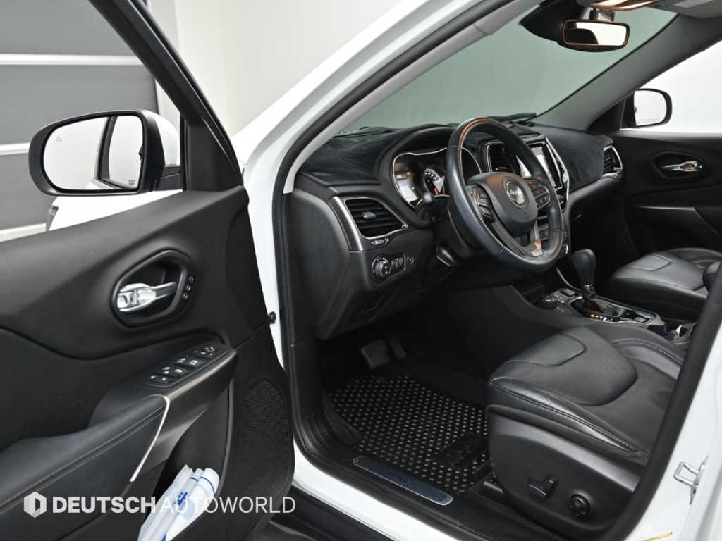 Jeep Cherokee - Vista 11