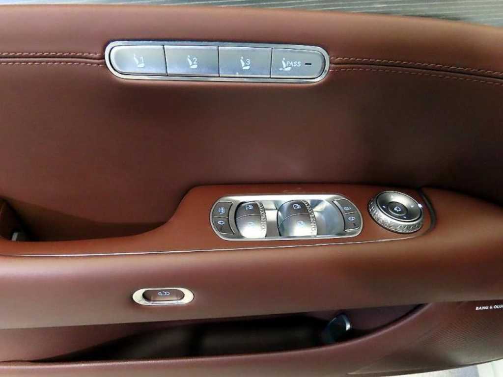 Genesis G90 2025 Blanco - Importación desde Corea - HF Imports Iquique - Foto 13