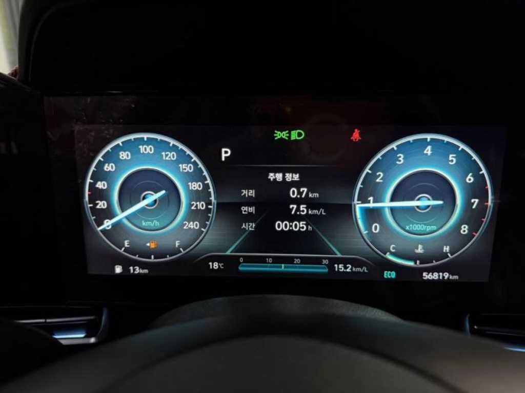 HYUNDAI Avante - Vista 9