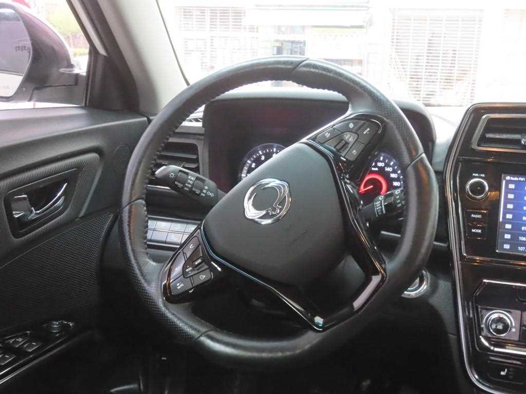 Ssangyong Tivoli 2020 Blanco - Importación desde Corea - HF Imports Iquique - Foto 17