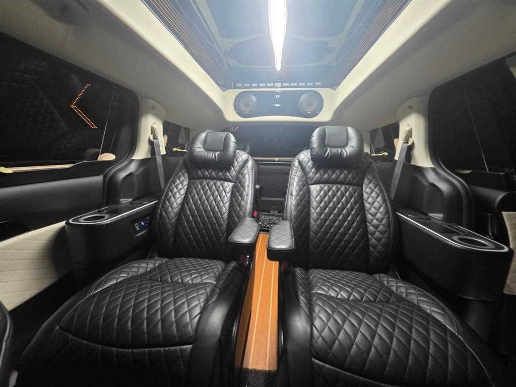 KIA Carnival - Vista 5