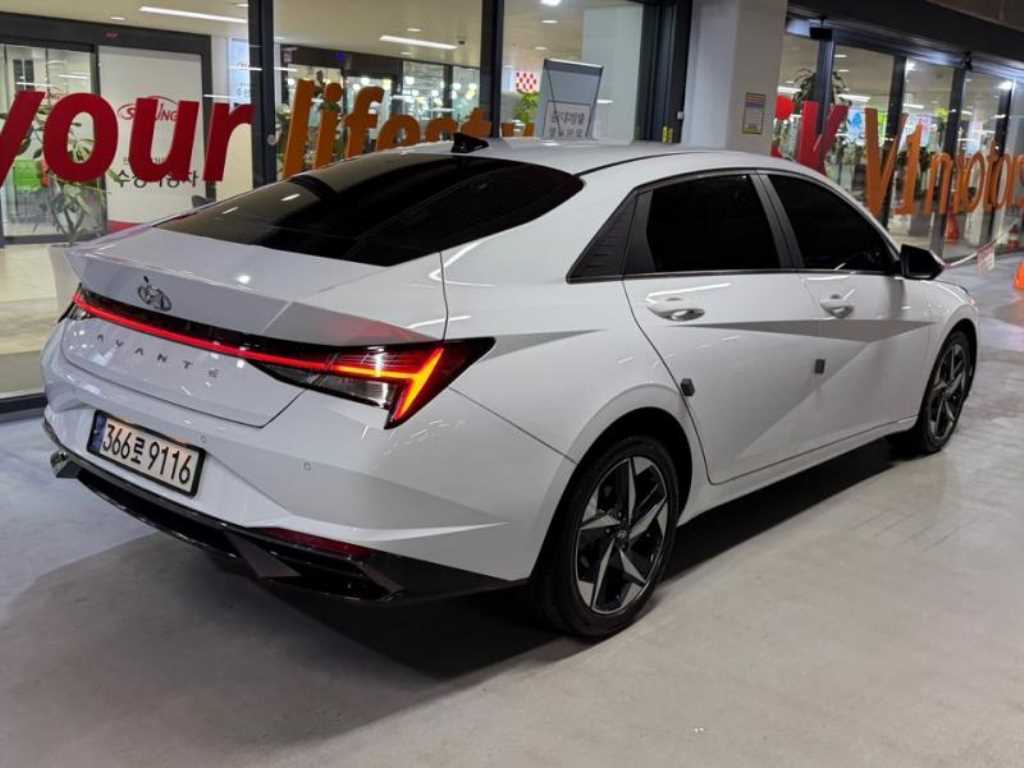 HYUNDAI Avante - Vista 4