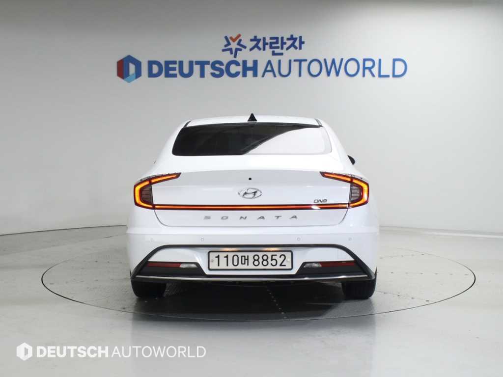 HYUNDAI Sonata - Vista 4