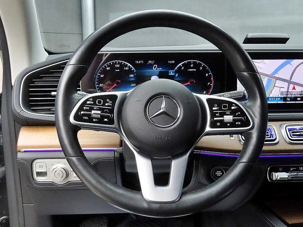 Mercedes Benz GLE Class - Vista 9
