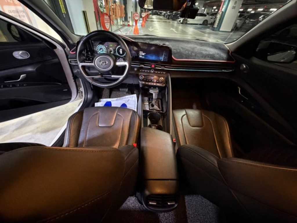 HYUNDAI Avante - Vista 6