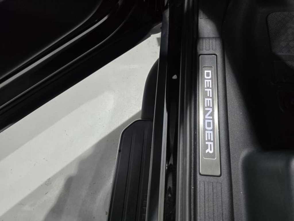 Land Rover Defender - Vista 11