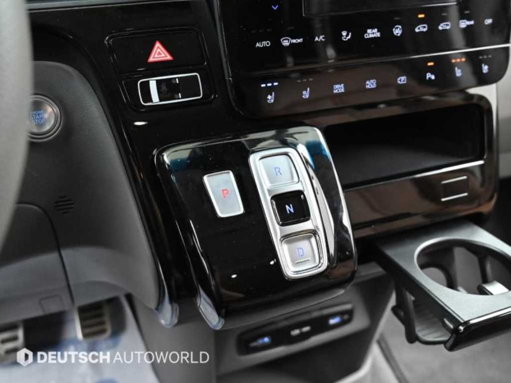 HYUNDAI Staria - Vista 9