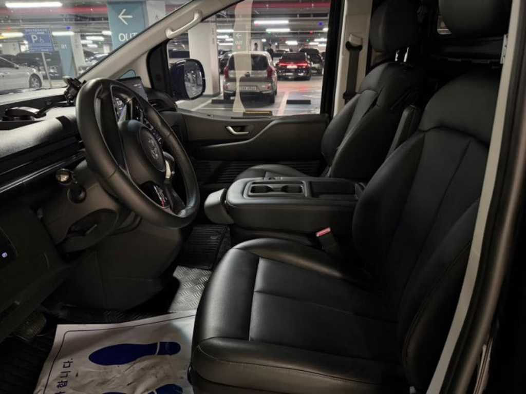HYUNDAI Staria - Vista 6