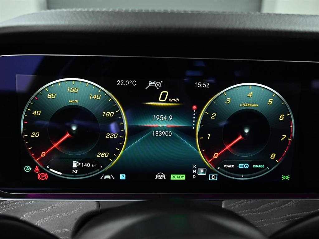 Mercedes Benz E class - Vista 8