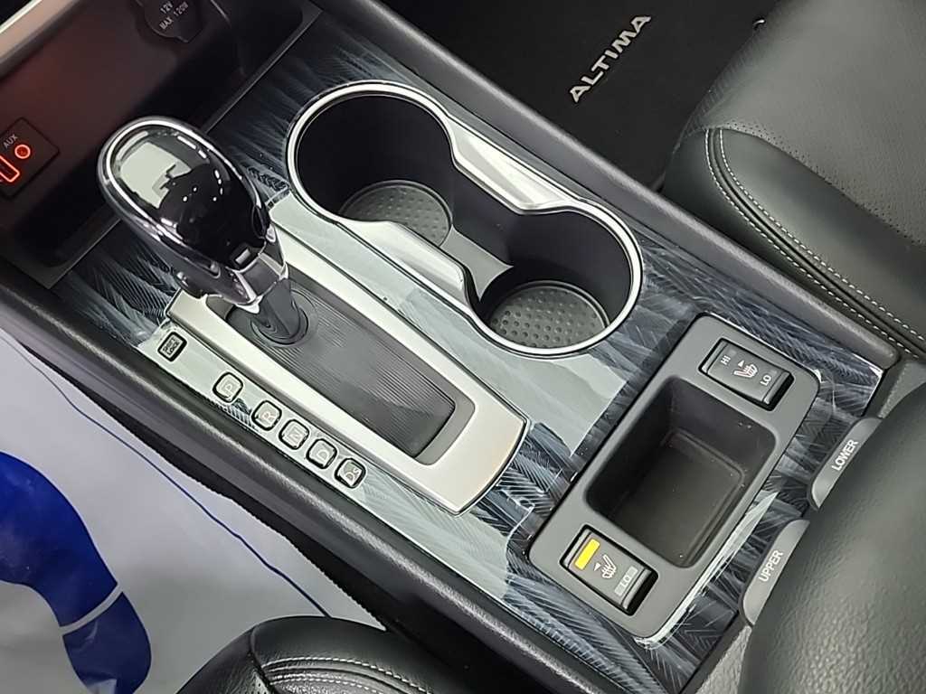 Nissan Altima - Vista 8