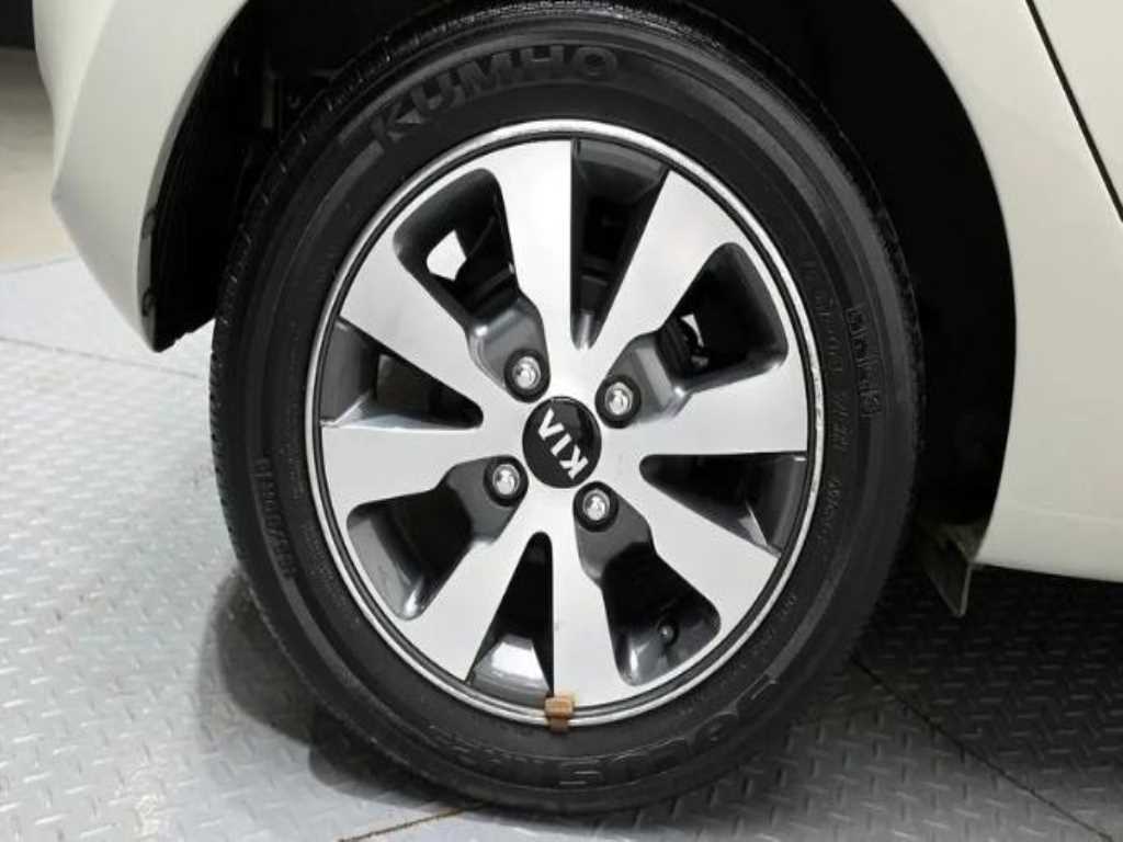 KIA Morning - Vista 5