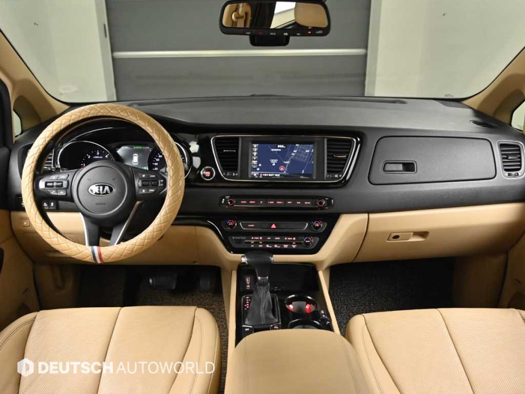 KIA Carnival - Vista 7