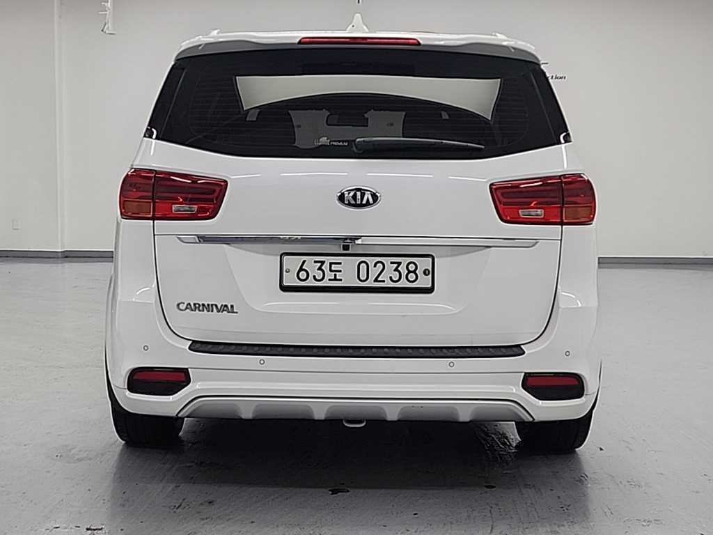 KIA Carnival - Vista 3