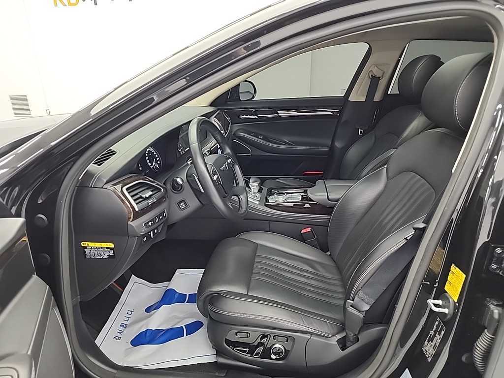 Genesis G90 - Vista 11