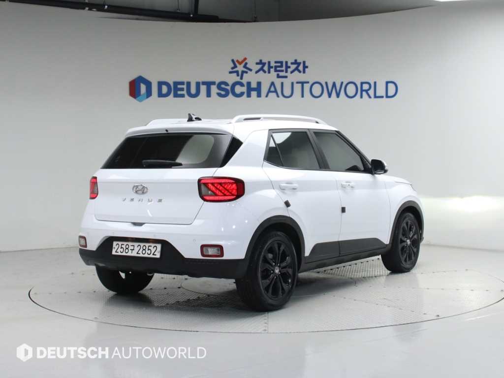 HYUNDAI Venue - Vista 2