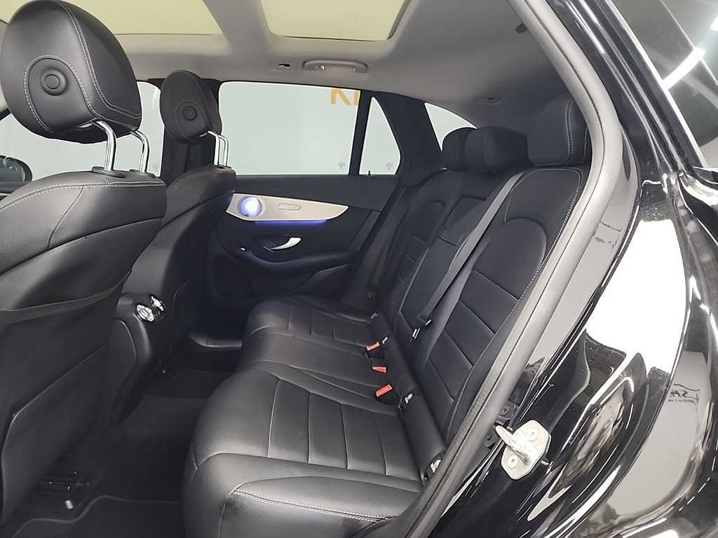 Mercedes Benz GLC Class - Vista 12