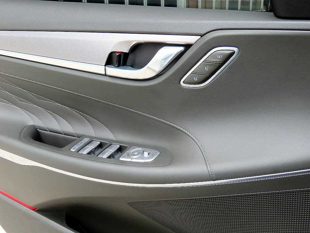 HYUNDAI Grandeur - Vista 11