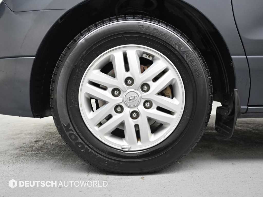 HYUNDAI Starex - Vista 5