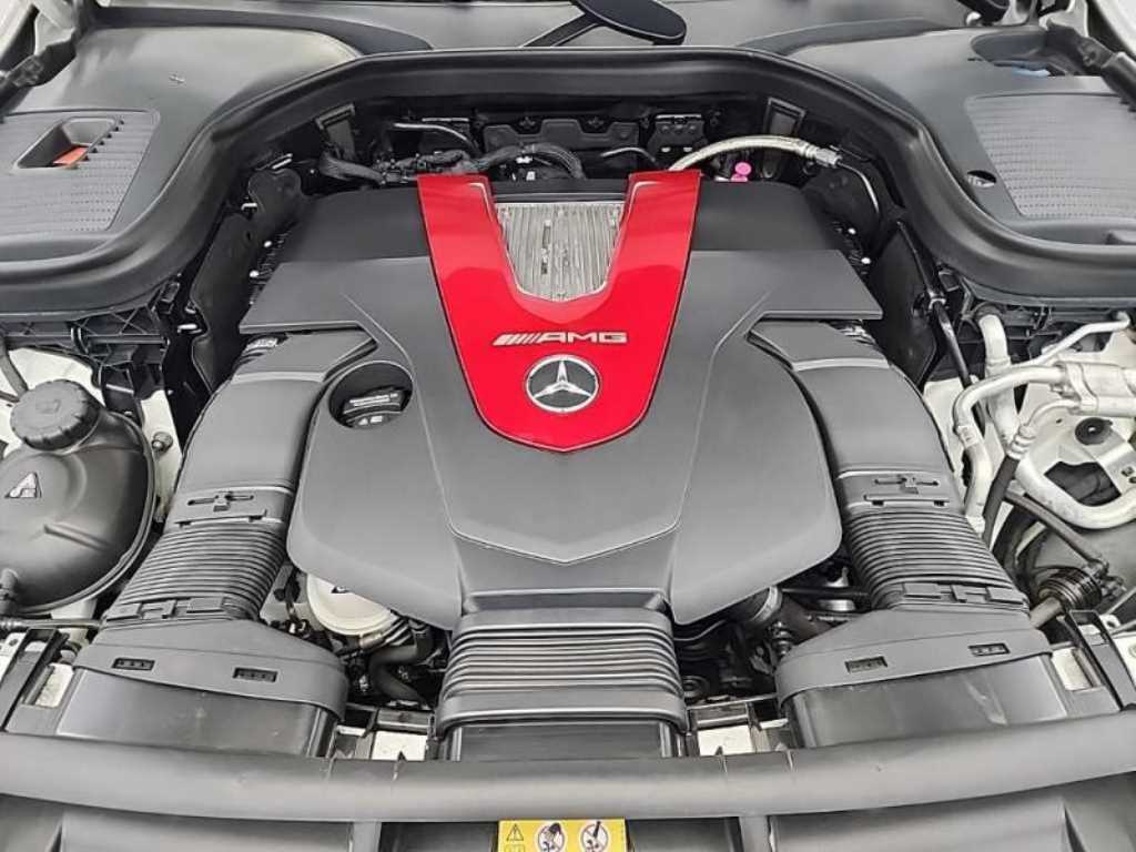 Mercedes Benz GLC Class - Vista 5