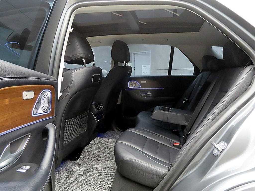 Mercedes Benz GLE Class - Vista 6