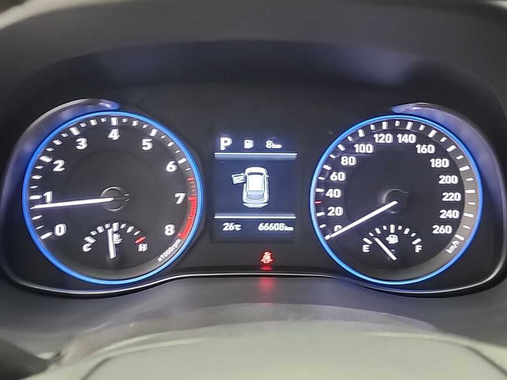 HYUNDAI Kona - Vista 6