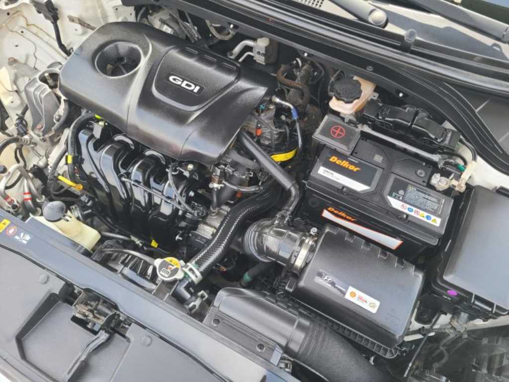 HYUNDAI Avante 2017 Blanco - Importación desde Corea - HF Imports Iquique - Foto 19