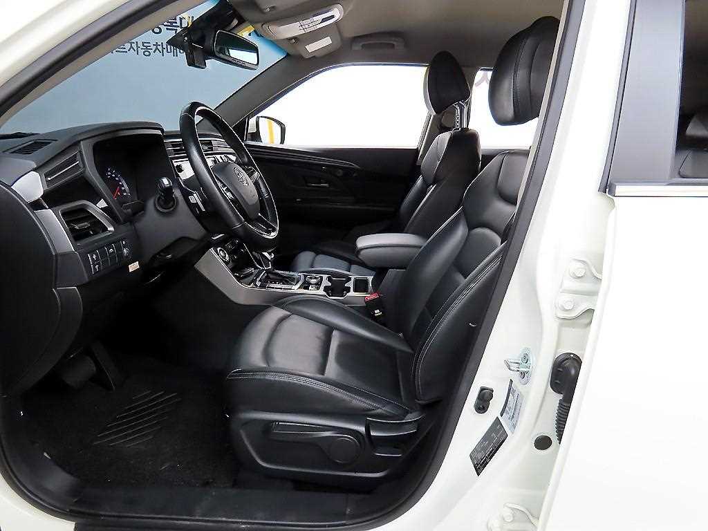 Ssangyong Korando - Vista 5
