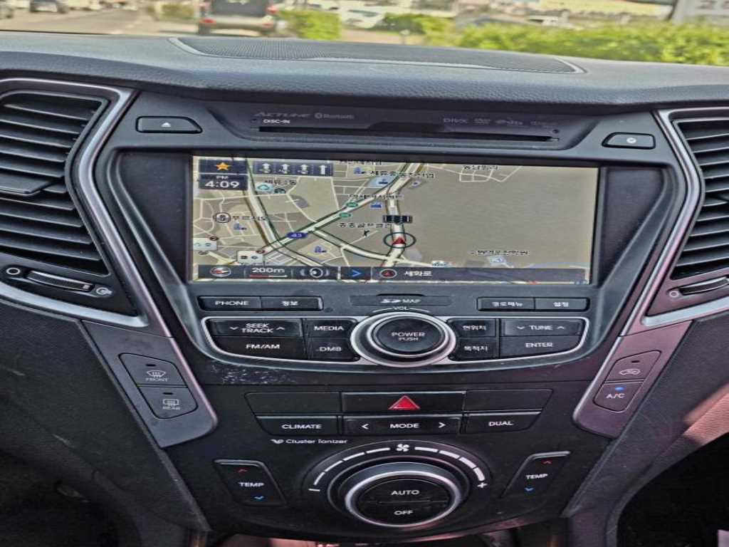 HYUNDAI Santa Fe - Vista 7